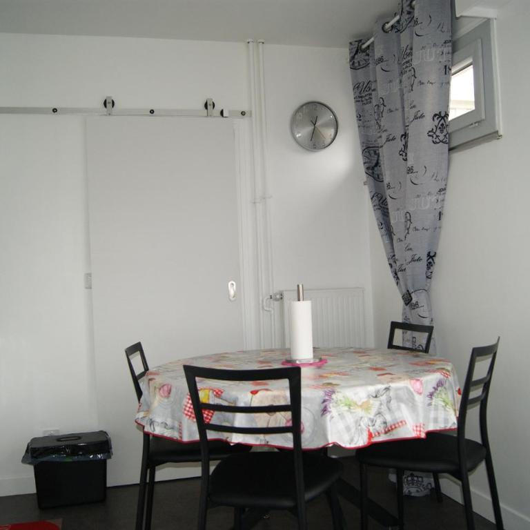 Jordan, proche centre, wifi, linge, produits, ménage, - Apartamento Estudio - 12