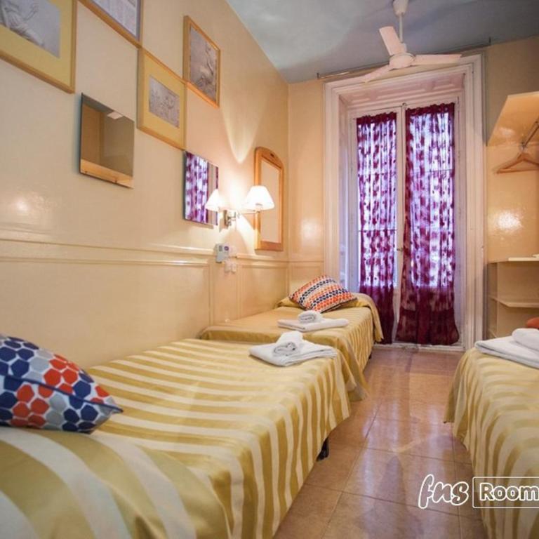 Hostal La Fontana - Triple Room with Balcony - 1