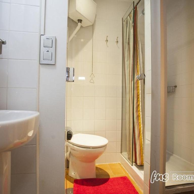 Hostal La Fontana - Single Room with Private Bathroom - 7