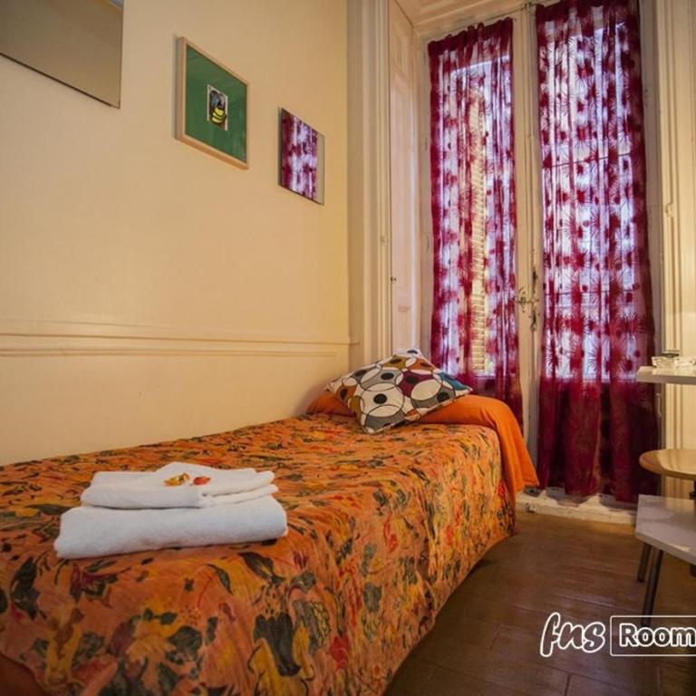 Hostal La Fontana - Single Room with Private Bathroom - 10