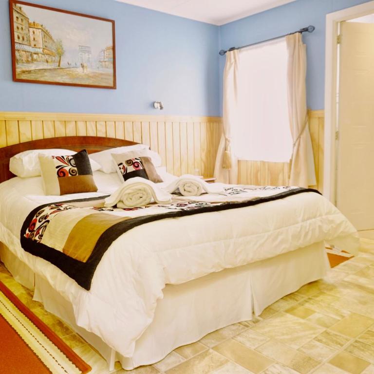 Patagonia Swiss House - Double Room with Private Bathroom - 3