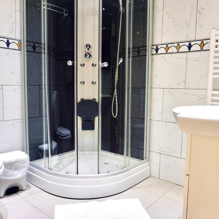 Patagonia Swiss House - Double Room with Private Bathroom - 1