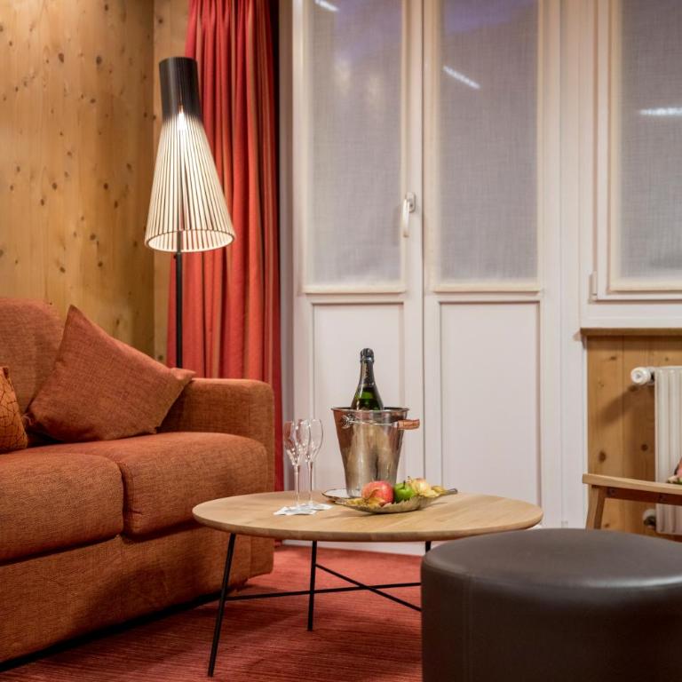 Hotel Kreuz & Post Grindelwald - Deluxe Doppelzimmer mit Balkon und Blick auf den Eiger - 5