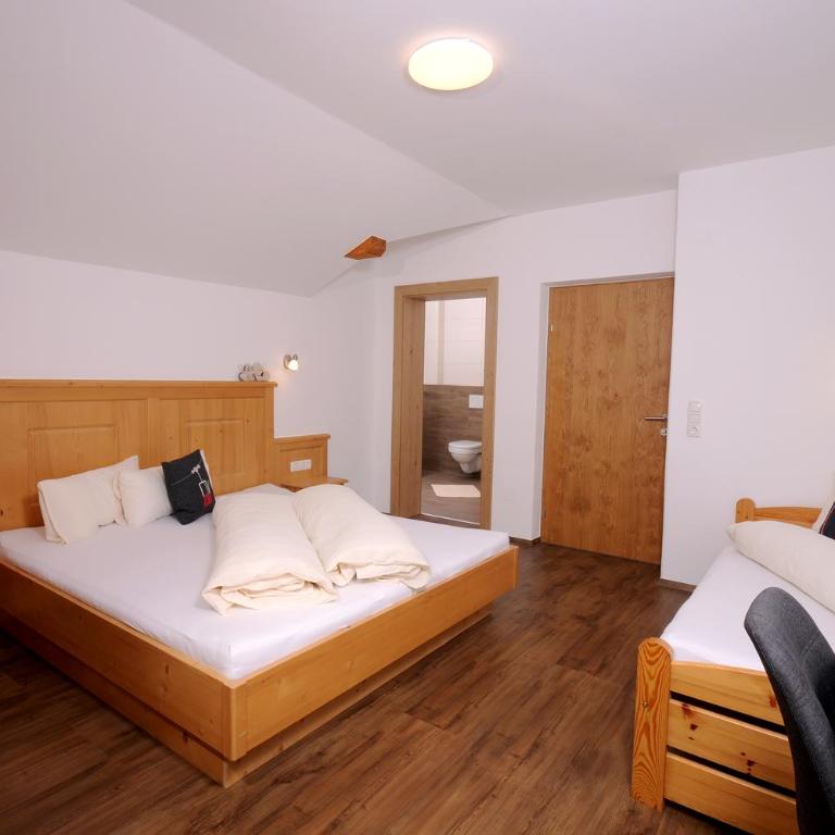 Freihaushof - Doppelzimmer mit Balkon - 4