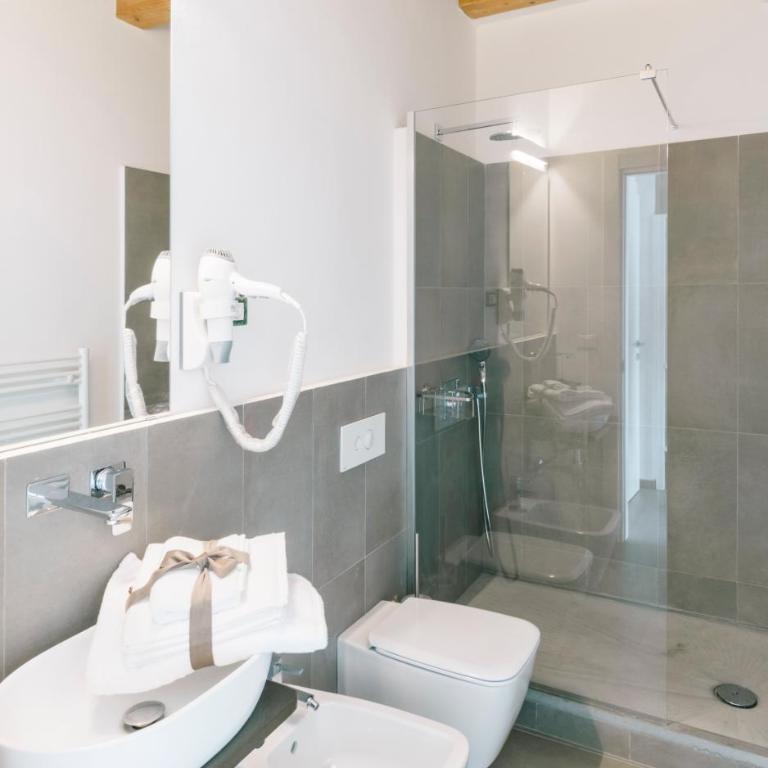 Boutique BnB Dolcevita - Camera Matrimoniale Deluxe con Balcone e Vista Mare - 21