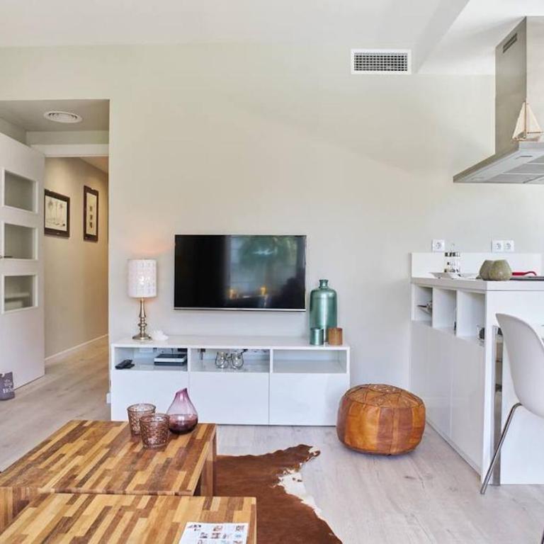 Pure Pool Sensation Apartment Sitges - Apartment with Pool View - 8