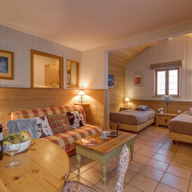 Mountain Lodge in Alps-chez Philippe, Panoramic-Village, Renting, view over Glaciers - Chalet BOUQUETIN n°4 Two bedroom with private terrace and glacier view - 4