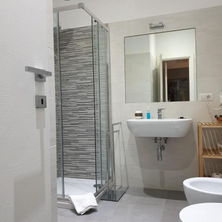 Holidays in Rome - Guesthouse - Ampia Camera Matrimoniale - 9