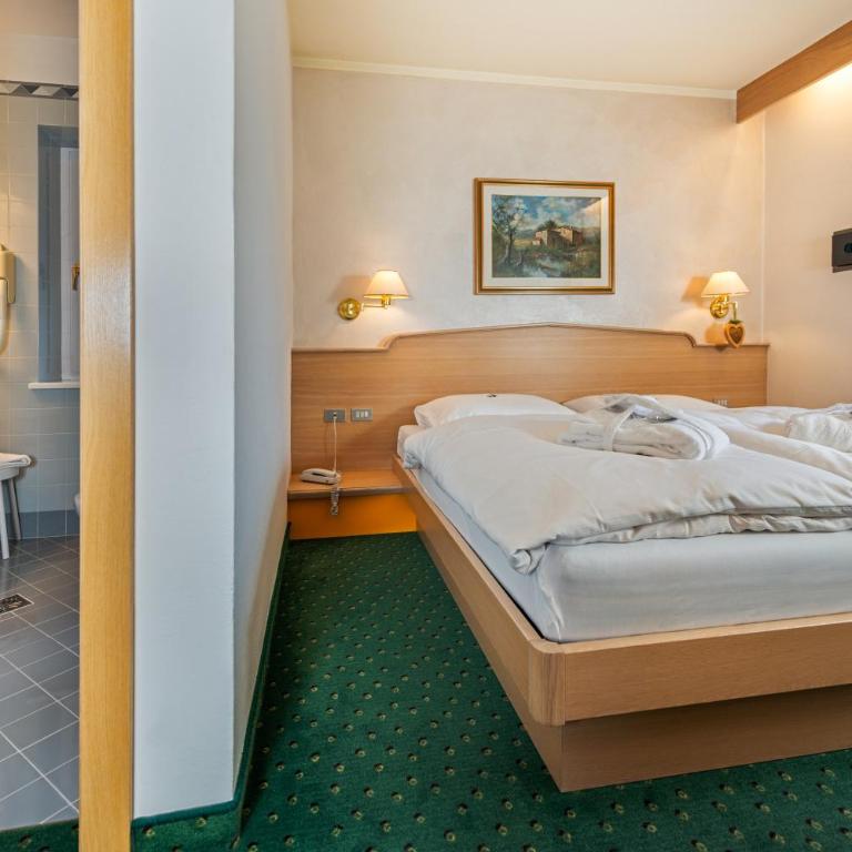 Albergo Contrin - Camera Standard Matrimoniale/Doppia con Letti Singoli - 1
