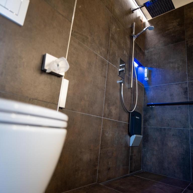 Hotel Pinei - Camera Tripla Comfort - 2