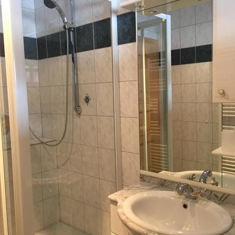 Appart ÖtztAlpin - Doppelzimmer mit eigenem Bad - 7