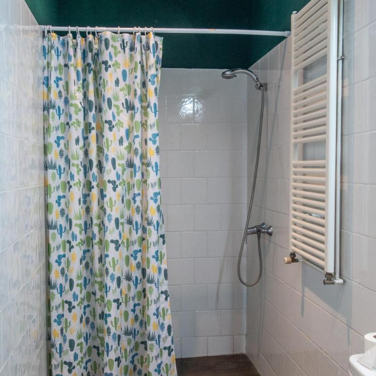 Inout - Single Room with Bathroom - 3