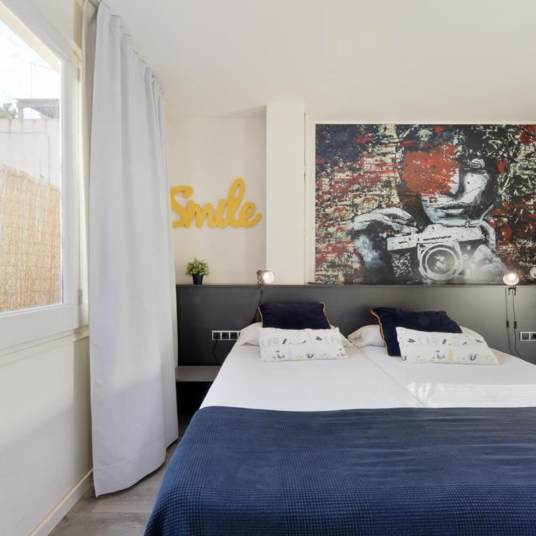 Free Hostels Barcelona - Double Room with Balcony - 3