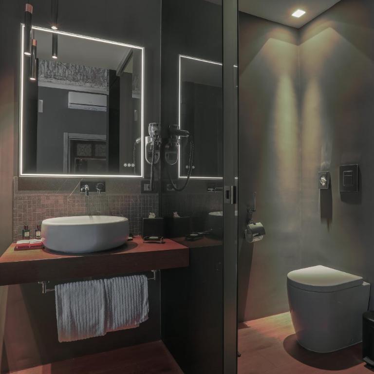 Palco Noir! Suites & Rooms - Deluxe Junior Suite - 1