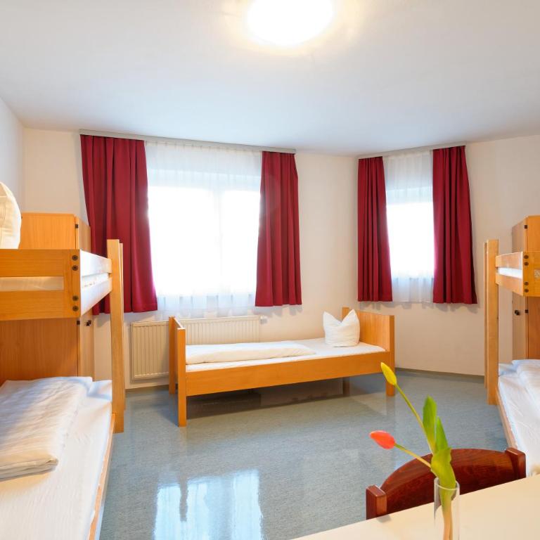 Jugend- und Familiengästehaus Klagenfurt - Vierbettzimmer - 7