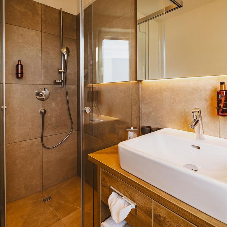 Elements Resort Zell am See - Suite mit 3 Schlafzimmern - 7