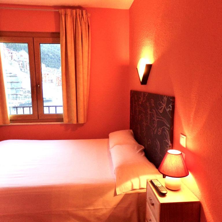Hotel Roc de St Miquel & Apartment - Habitación Doble Económica Pequeña - 7