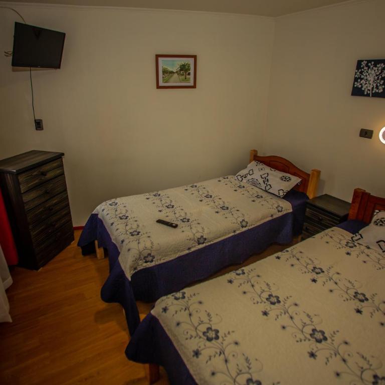 Residencial la Cabaña - Twin Room with Private Bathroom - 1