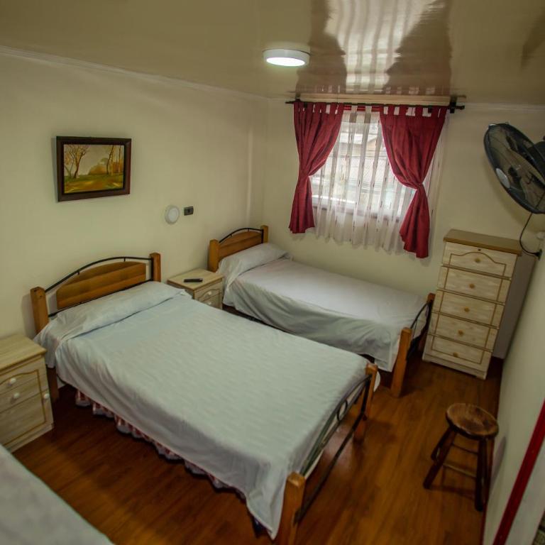 Residencial la Cabaña - Triple Room with Private Bathroom - 2