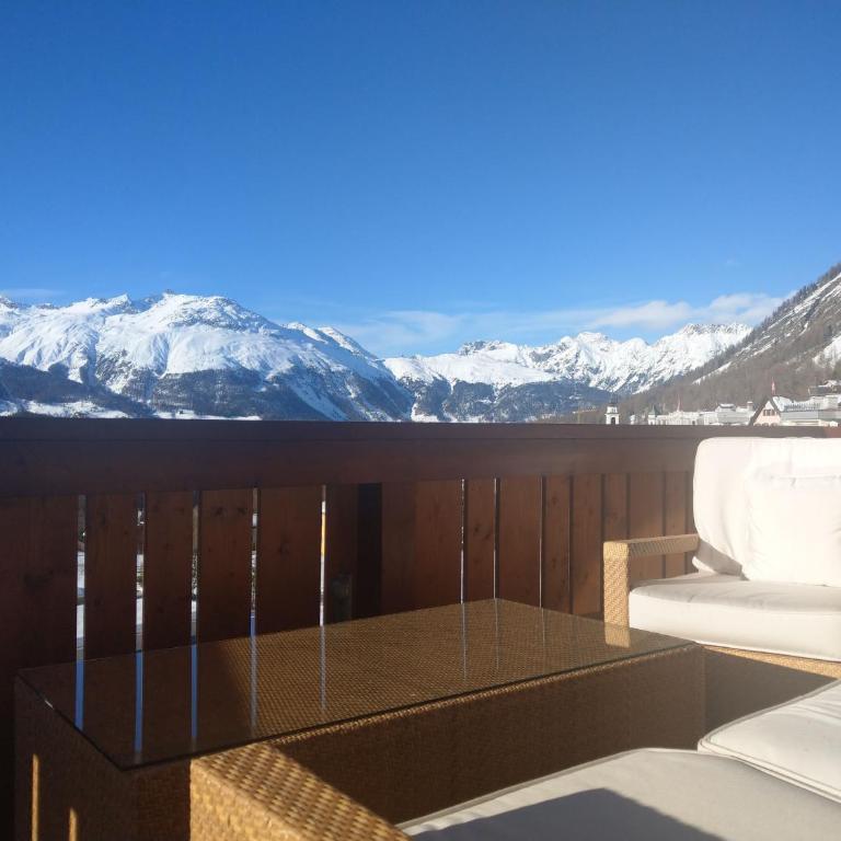 Chesa Delfin - Apartment mit Blick auf die Berge - 3