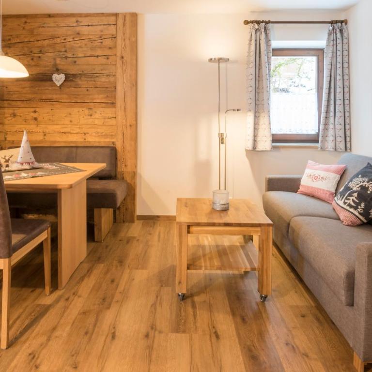 Gschwenderhaus Ferienwohnungen - Superior Apartment mit 1 Schlafzimmer und Balkon - 3