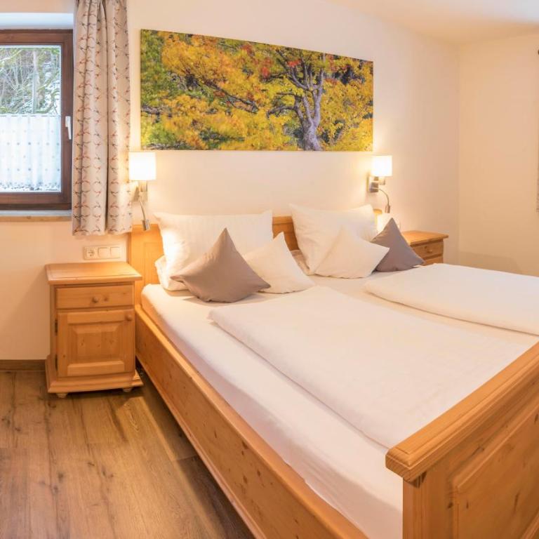 Gschwenderhaus Ferienwohnungen - Superior Apartment mit 1 Schlafzimmer und Balkon - 4