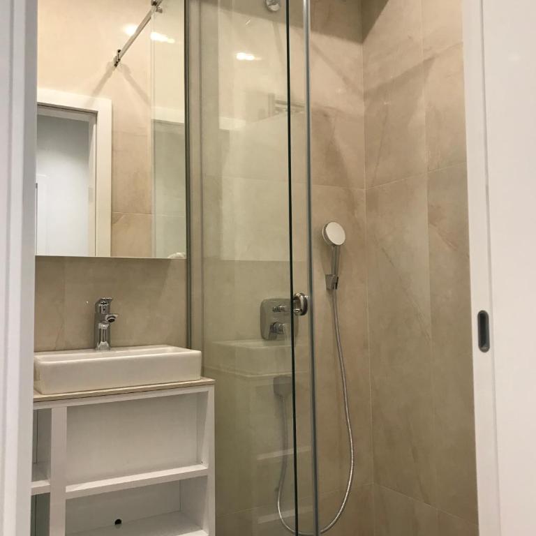 INNA Luxe&Wine- Central Belgrade Apartments - Deluks Apartman - 25