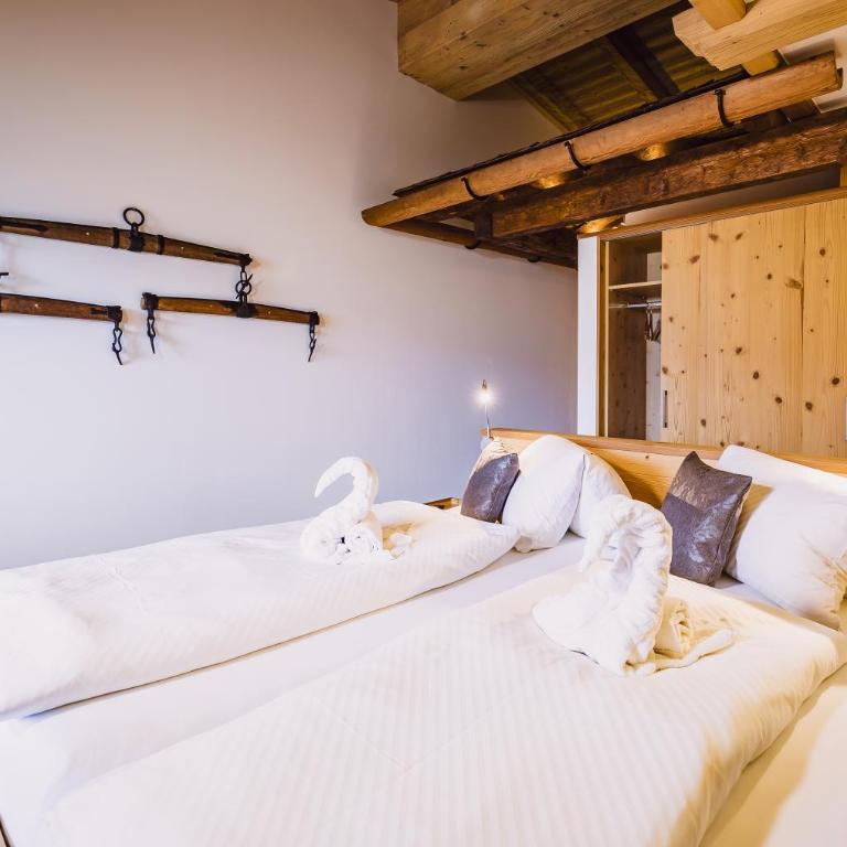 Panorama Hotel Guggenbichl - inkl Sommerkarte, einmaliger Eintritt ins Tauern Spa & bester Ausblick über Kaprun - Superior Doppelzimmer mit kostenlosem Eintritt ins Tauern Spa - 7