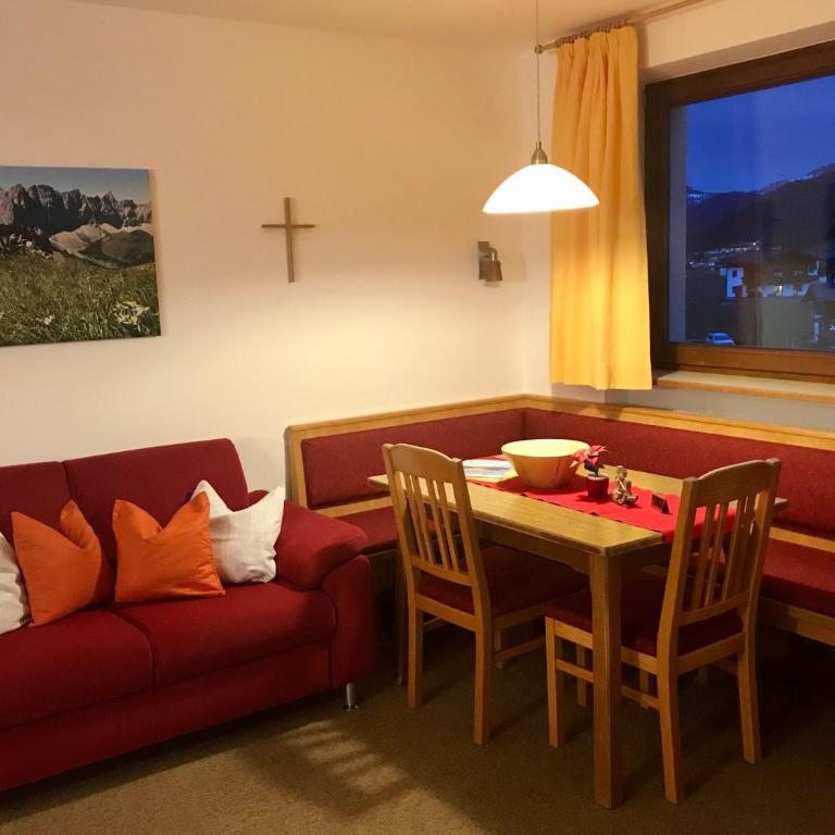 Haus Karoline - Apartment mit 2 Schlafzimmern und Balkon - Ostseite - 1