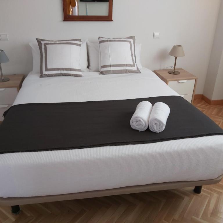 Chalet Avila Rooms - Double Room with Private Bathroom - 3