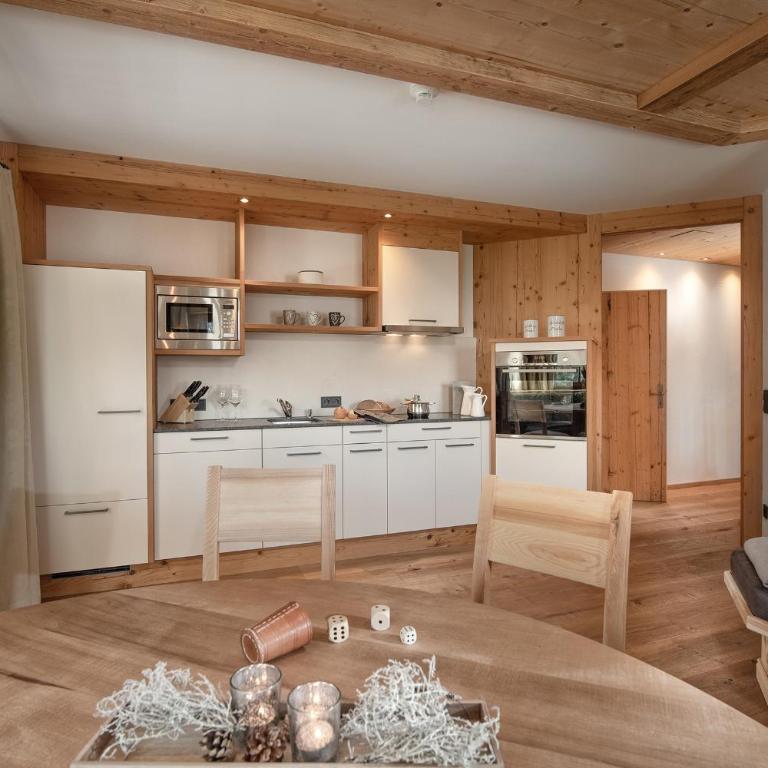 Herzwies - Three-Bedroom Apartment - 2