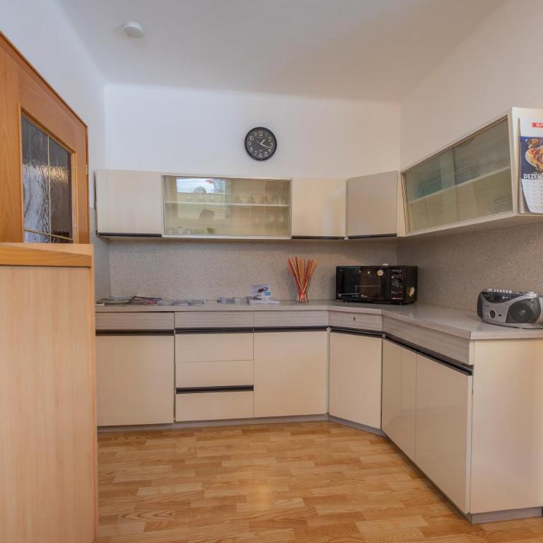 Appartements Gerhard - Apartment mit 2 Schlafzimmern und Garten - 8