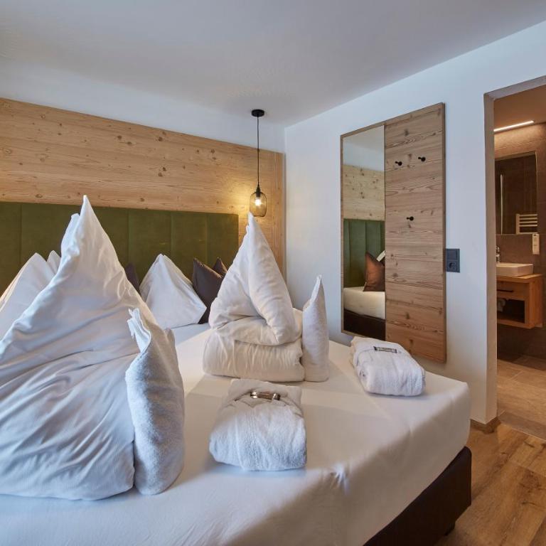 Hotel Hubertushof - Doppelzimmer mit Balkon (2 Erwachsene + 1 Kind) - 5