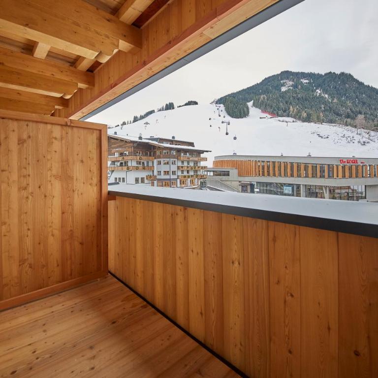 Hotel Hubertushof - Deluxe Doppelzimmer mit Balkon - 4