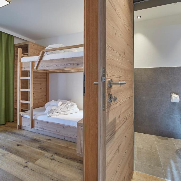 Hotel Hubertushof - Suite mit 2 Schlafzimmern - 4