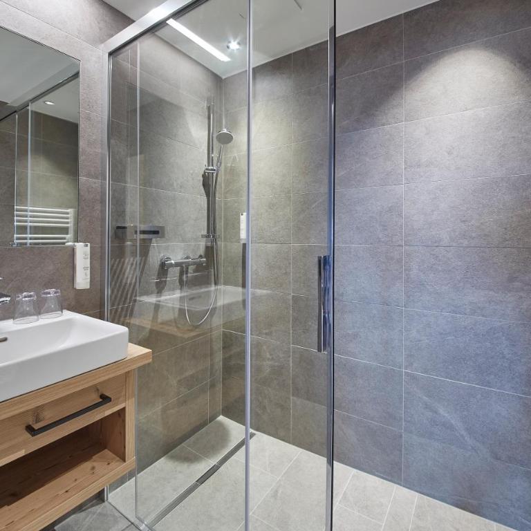 Hotel Hubertushof - Suite mit 2 Schlafzimmern - 3