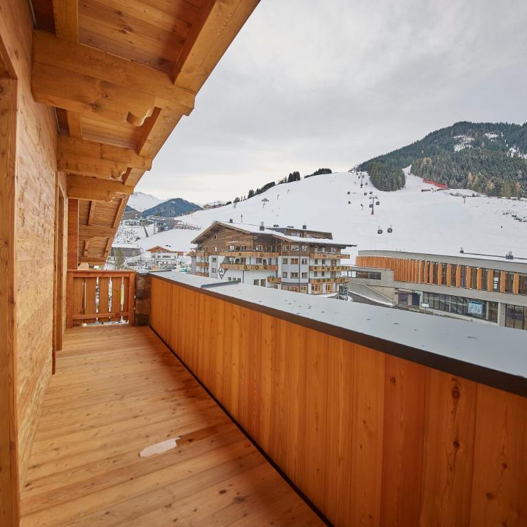 Hotel Hubertushof - Familienzimmer mit Balkon - 8