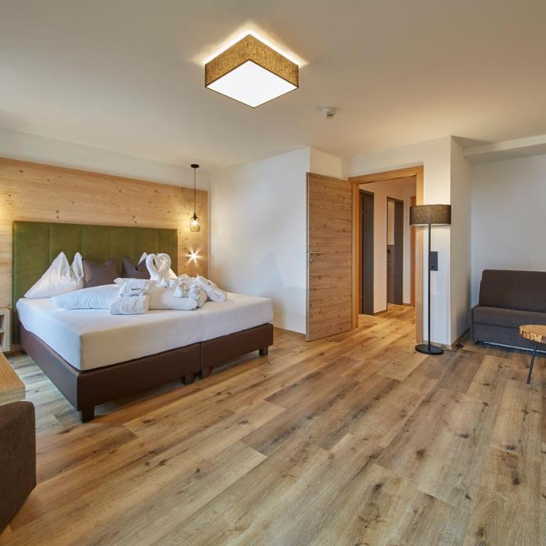 Hotel Hubertushof - Familienzimmer mit Balkon - 2