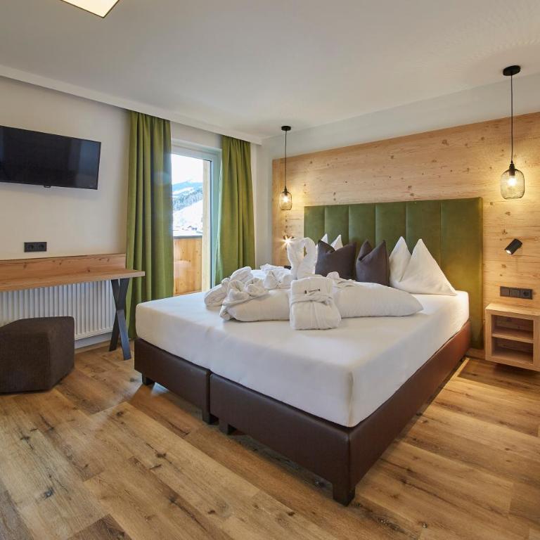Hotel Hubertushof - Familienzimmer mit Balkon - 5
