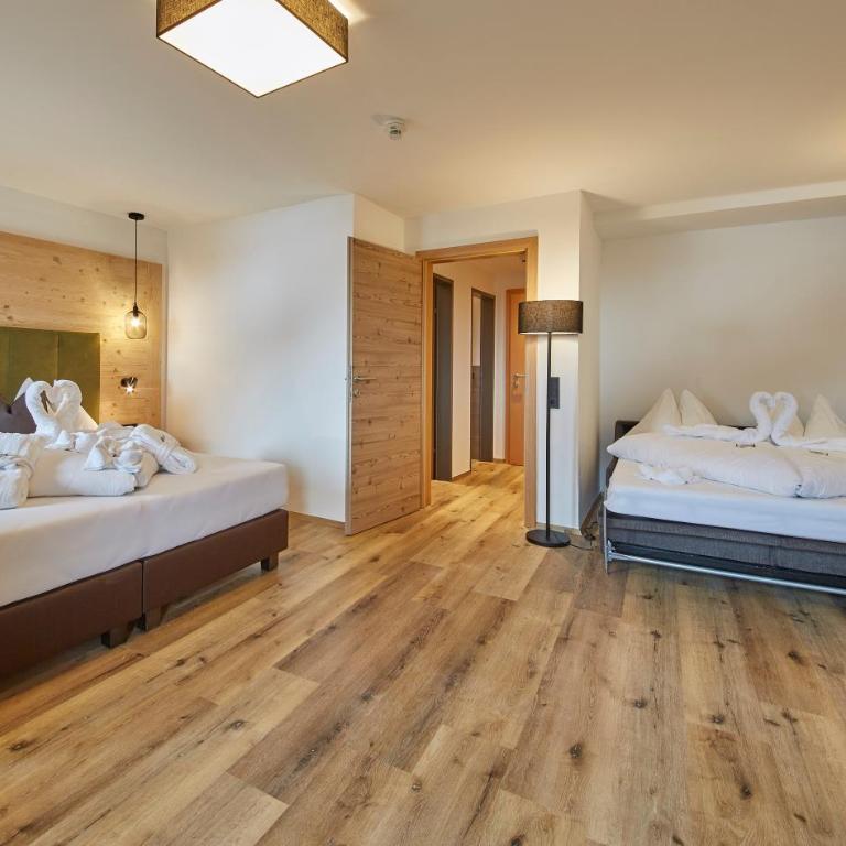 Hotel Hubertushof - Familienzimmer mit Balkon - 3