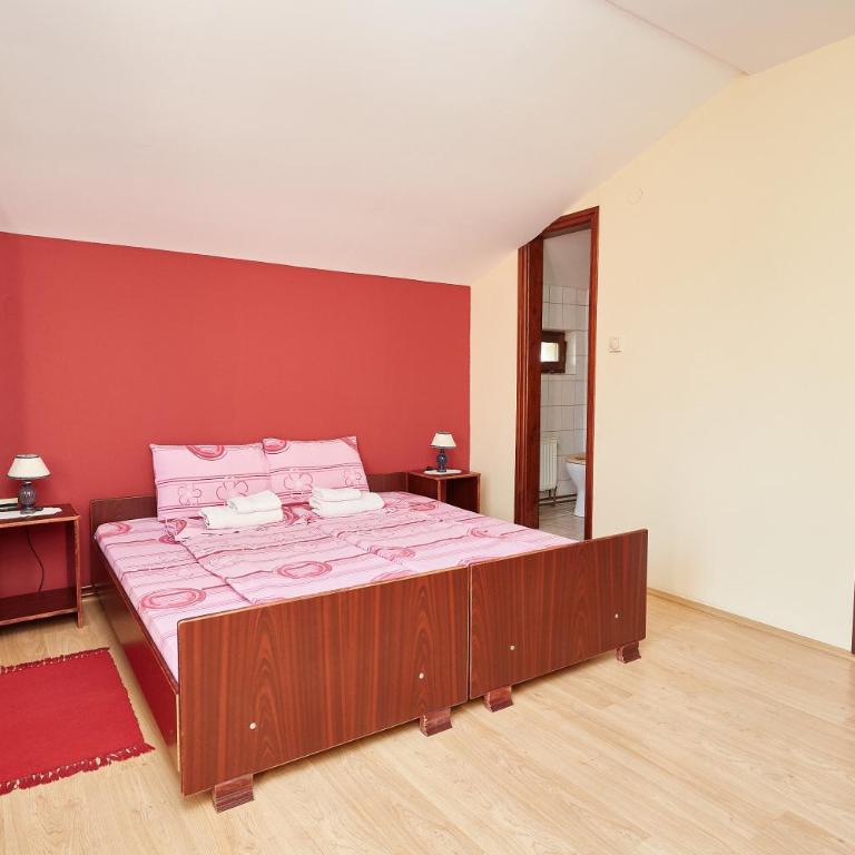 Apartmani Stojadinović - Dvokrevetna Soba sa Bračnim Krevetom i Terasom - 2