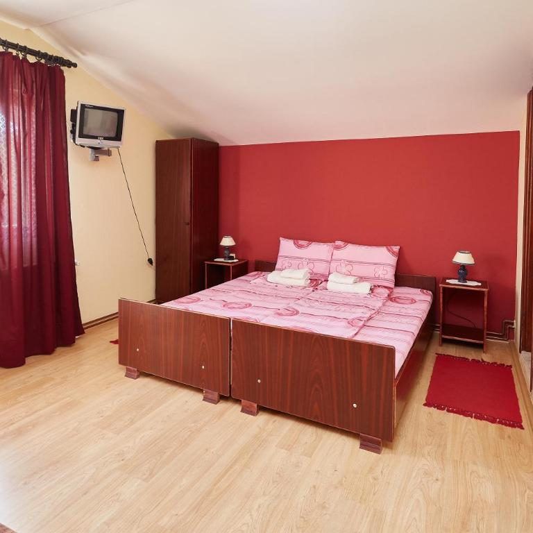 Apartmani Stojadinović - Dvokrevetna Soba sa Bračnim Krevetom i Terasom - 3
