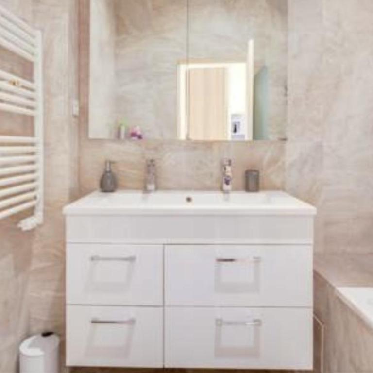 21a Maréchal FOCH Avenue Paris CHAMPS-ELYSÉES - Two-Bedroom Apartment - 31
