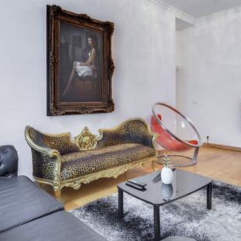 21a Maréchal FOCH Avenue Paris CHAMPS-ELYSÉES - Two-Bedroom Apartment - 9