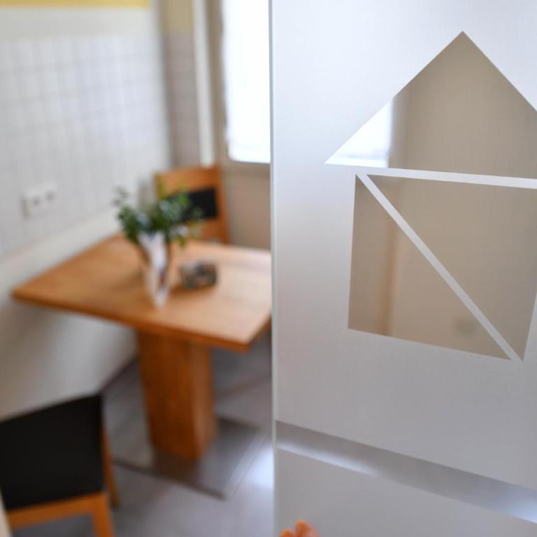 Apartment Nürnberg Like Home - Appartamento con Balcone - 9