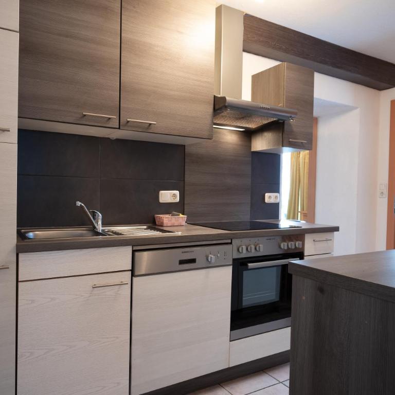 Lake View Lodges by we rent, SUMMERCARD INCLUDED - Apartment mit Terrasse - 3