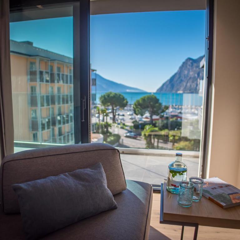 Hotel Villa Enrica - Junior Suite con Balcone e Vista Porto - 4