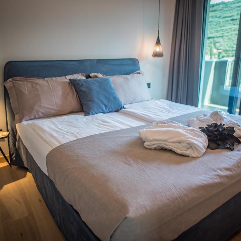 Hotel Villa Enrica - Suite con Bagno di Vapore, Vasca Idromassaggio e Vista Lago - 7