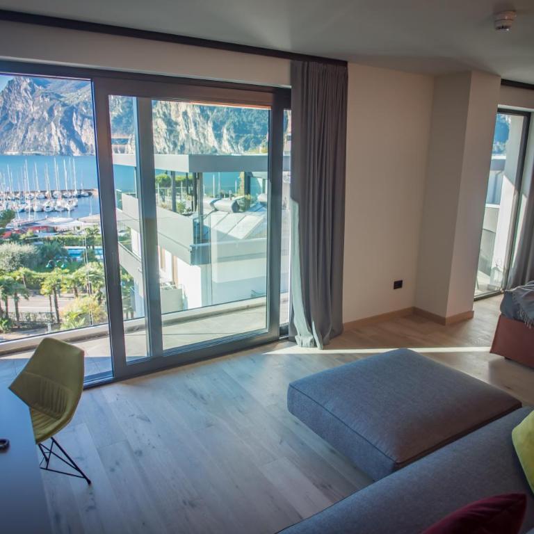 Hotel Villa Enrica - Suite con Terrazza e Vasca Idromassaggio - 7