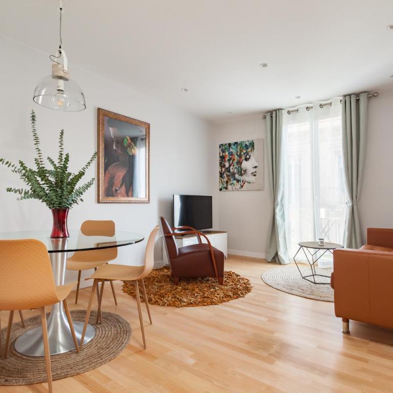Art House Paral-lel Sant Antoni - Three-Bedroom Apartment - 1
